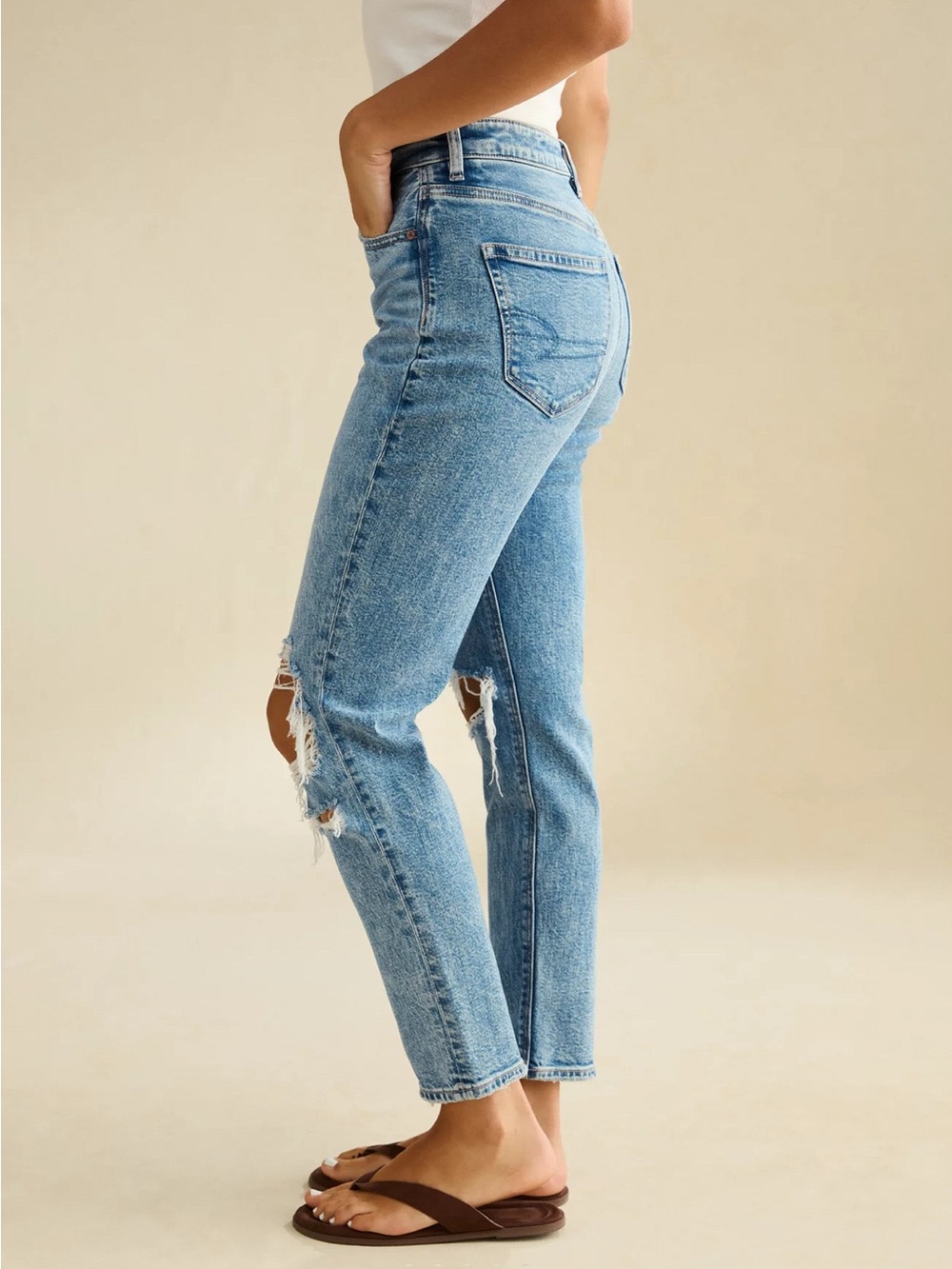 AE | NWT Mom Jeans Distressed Ripped High Rise Rigid Stretch Ankle Denim 4 Short - Picture 2 of 16